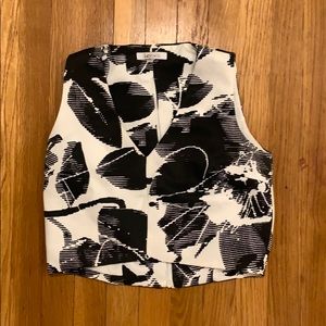 Cropped patterned top